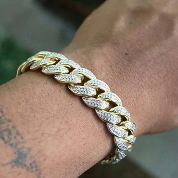 ⭐ Large Cuban Men's 8" Iced Out Diamond Hip Hop Style Bracelet 18k Gold Pltd ⭐ - Picture 3 of 5